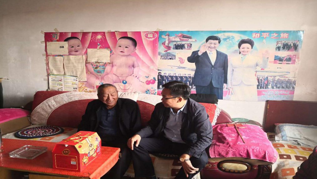 中秋佳节送温暖 结对帮扶暖人心
