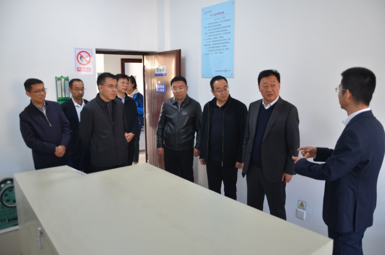 延安市市场监督管理局党组书记、局长刘新光一行赴延安交投集团试验检测公司调研指导