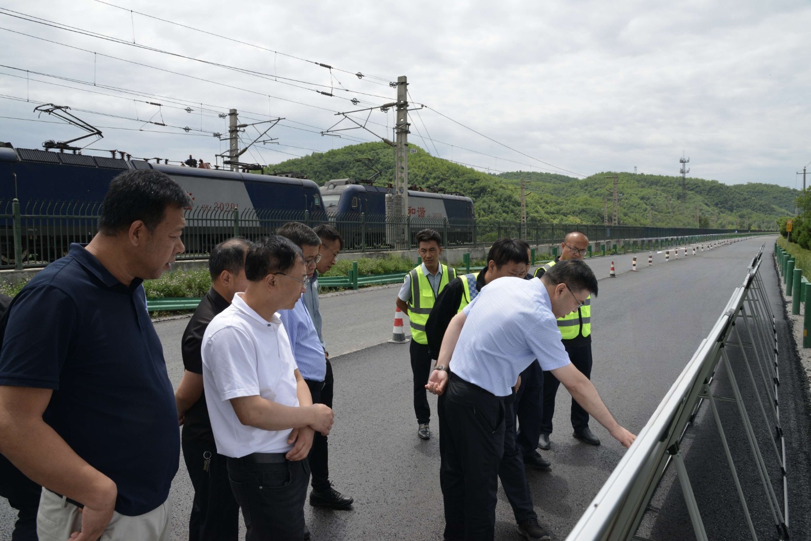 集团公司党总支书记、董事长苏东东一行深入公司在建项目调研指导